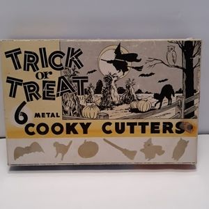 Vintage Halloweeh Trick or Treat 6 Cookie Cutters